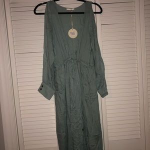 NWT luxxel maxi long sleeve  beach dress in green